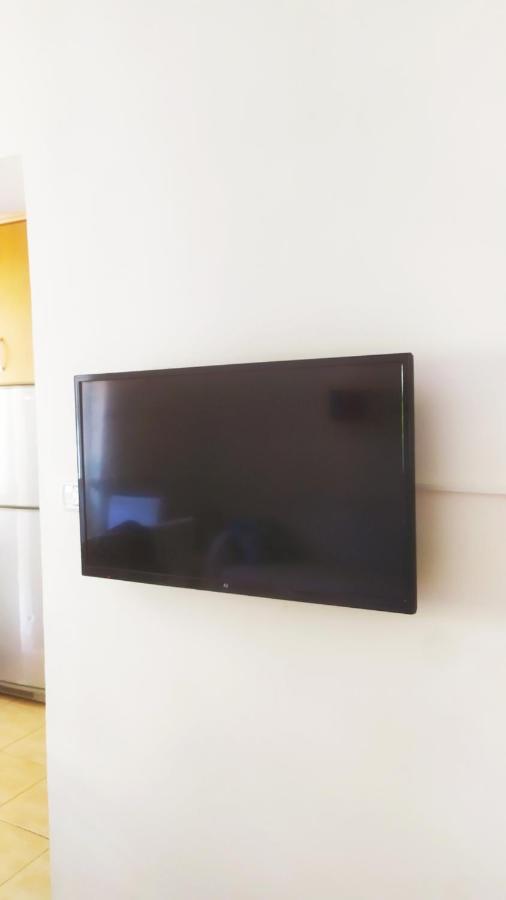 Central Apartment, Fully Equipped Himare Exteriör bild